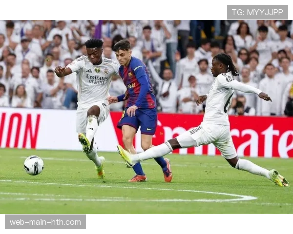 即时战报:巴萨1-0皇马,第78分钟费尔明·洛佩斯凌空抽射破门 即时战报:巴萨1-0皇马,第78分钟费尔明·洛佩斯凌空抽射破门